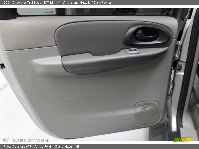 Silverstone Metallic / Dark Pewter 2004 Chevrolet TrailBlazer EXT LT 4x4