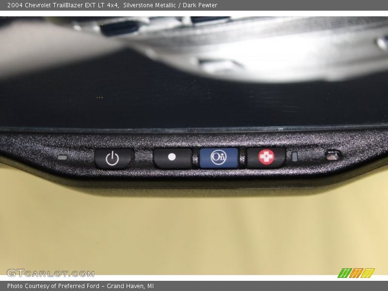 Silverstone Metallic / Dark Pewter 2004 Chevrolet TrailBlazer EXT LT 4x4