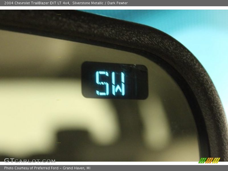 Silverstone Metallic / Dark Pewter 2004 Chevrolet TrailBlazer EXT LT 4x4