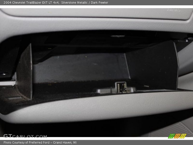 Silverstone Metallic / Dark Pewter 2004 Chevrolet TrailBlazer EXT LT 4x4