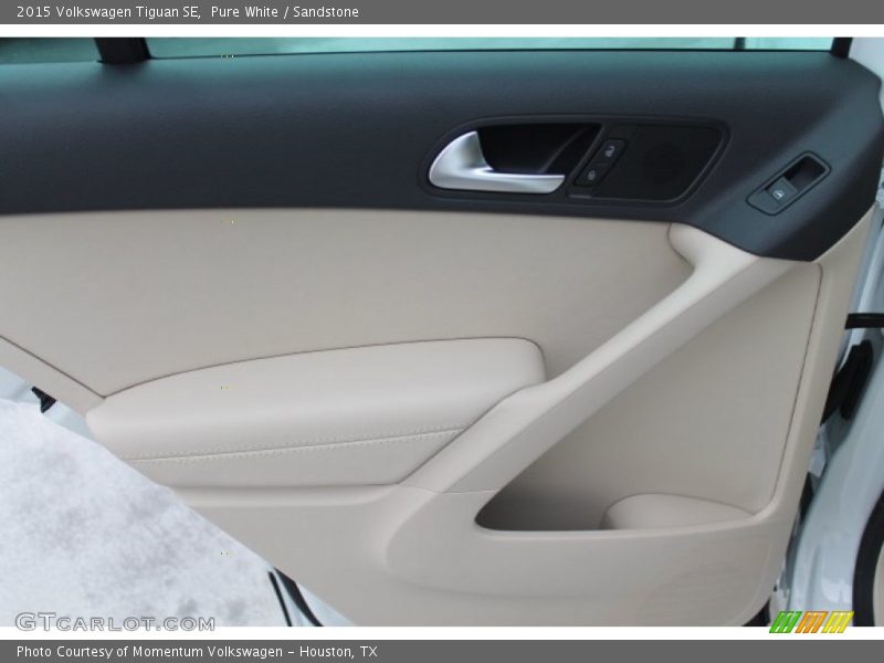 Pure White / Sandstone 2015 Volkswagen Tiguan SE
