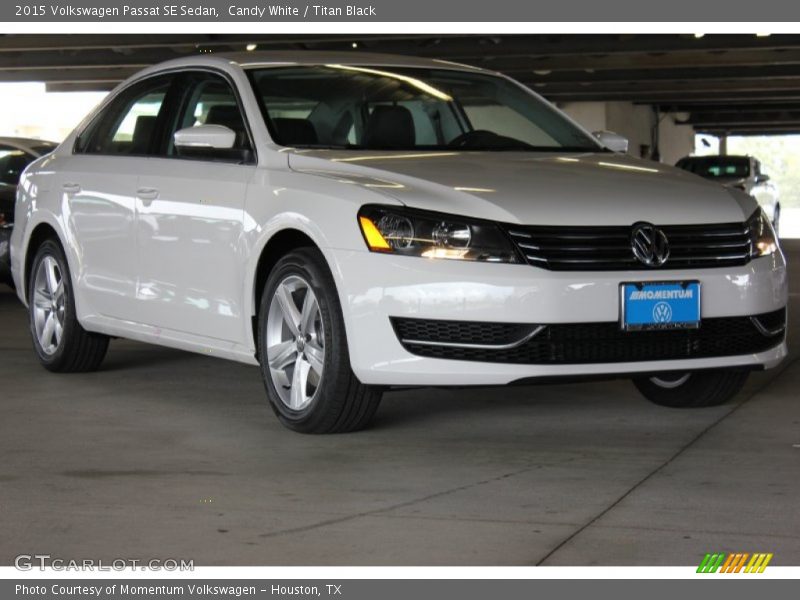 Candy White / Titan Black 2015 Volkswagen Passat SE Sedan