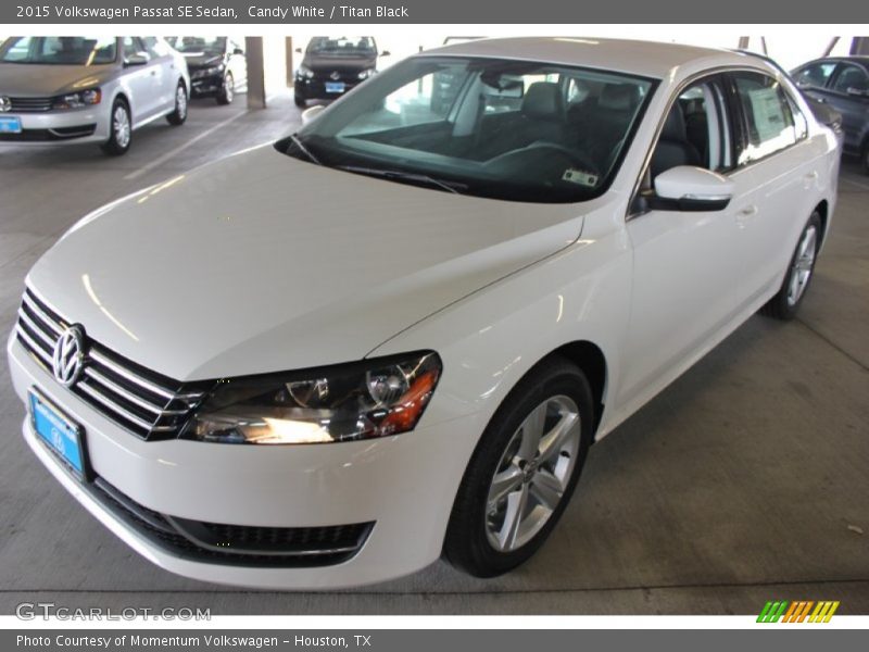 Candy White / Titan Black 2015 Volkswagen Passat SE Sedan