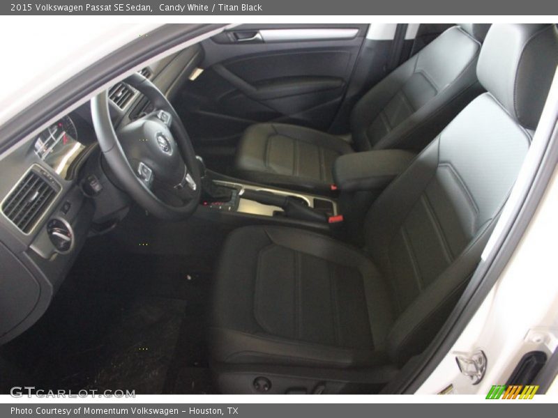 Candy White / Titan Black 2015 Volkswagen Passat SE Sedan