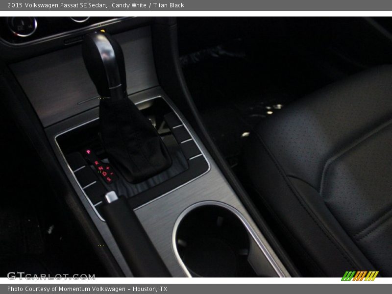 Candy White / Titan Black 2015 Volkswagen Passat SE Sedan
