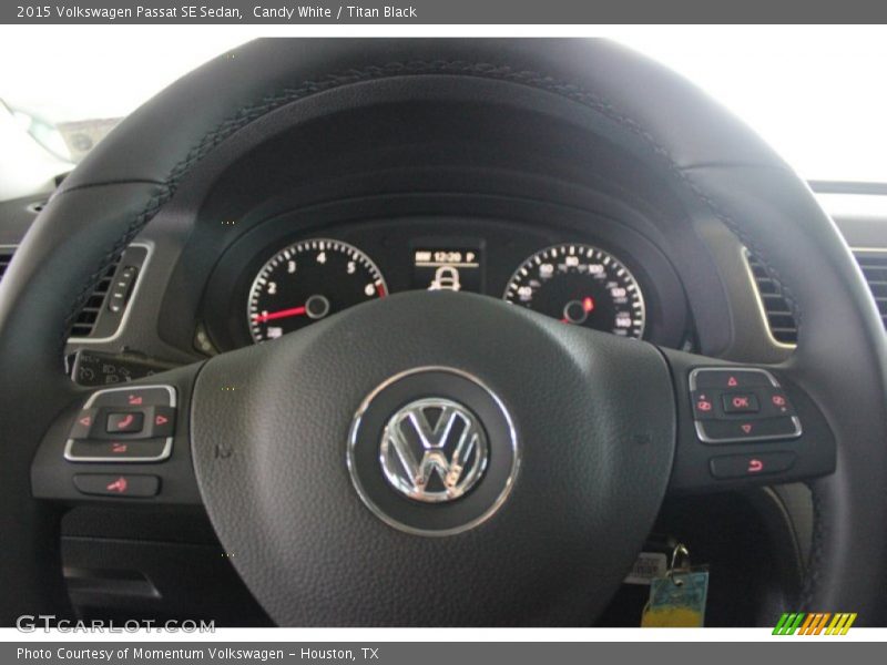 Candy White / Titan Black 2015 Volkswagen Passat SE Sedan