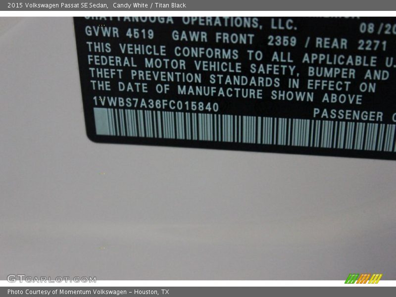 Candy White / Titan Black 2015 Volkswagen Passat SE Sedan