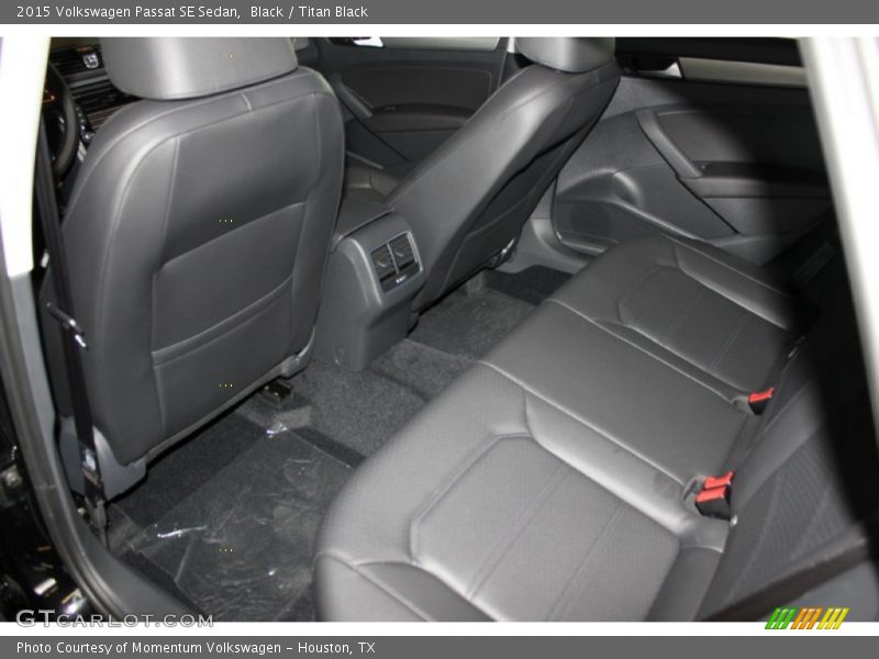 Black / Titan Black 2015 Volkswagen Passat SE Sedan