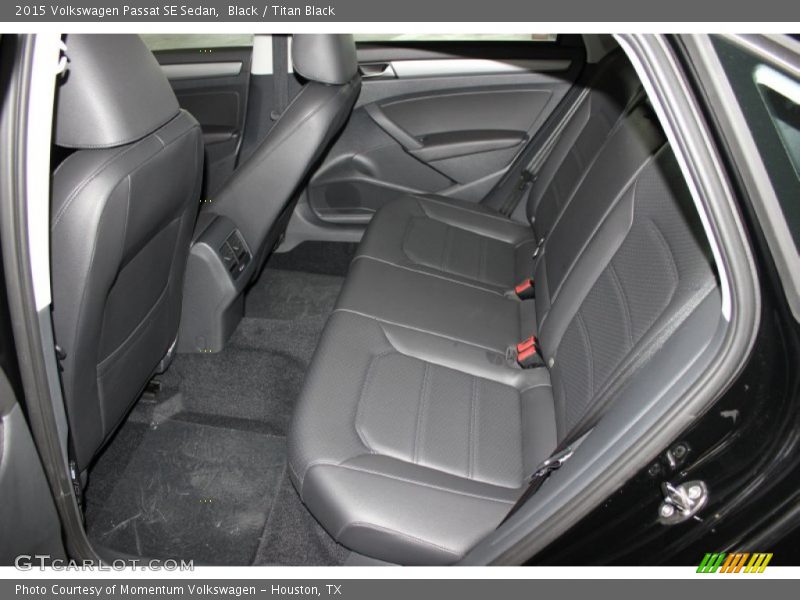 Black / Titan Black 2015 Volkswagen Passat SE Sedan