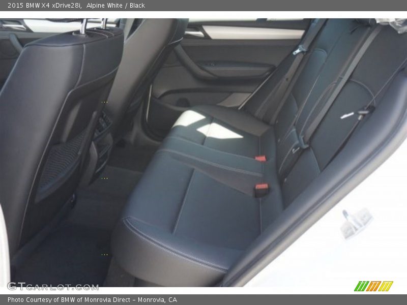 Alpine White / Black 2015 BMW X4 xDrive28i