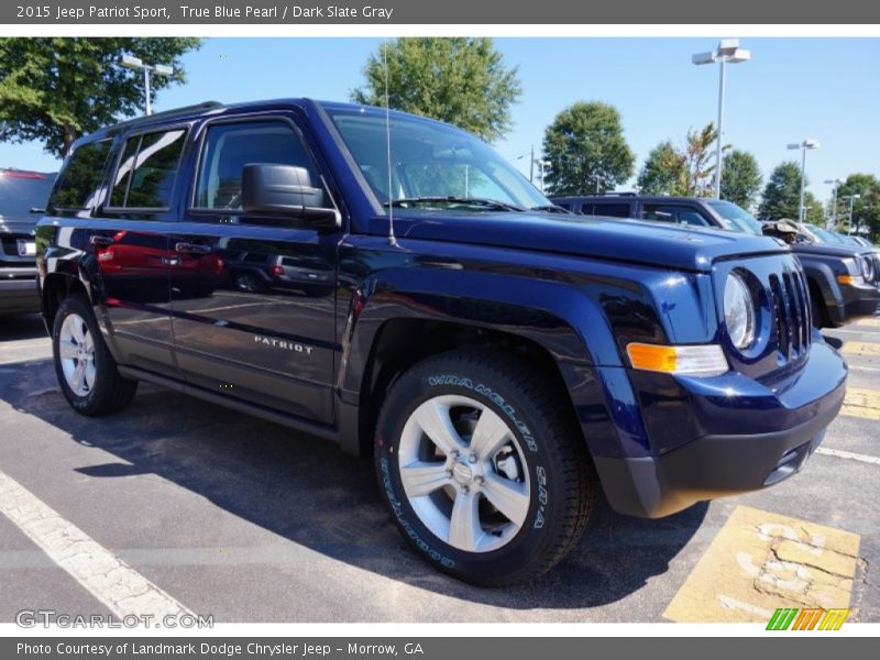 Front 3/4 View of 2015 Patriot Sport