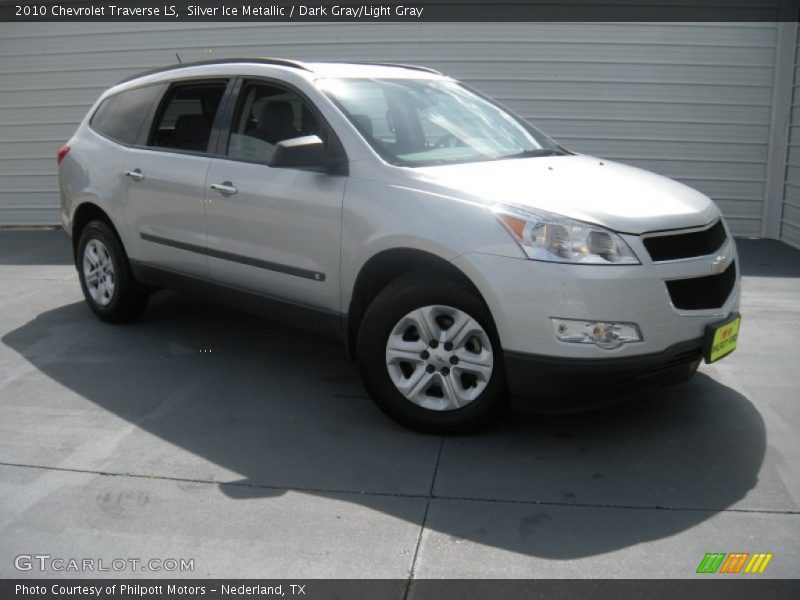 Silver Ice Metallic / Dark Gray/Light Gray 2010 Chevrolet Traverse LS