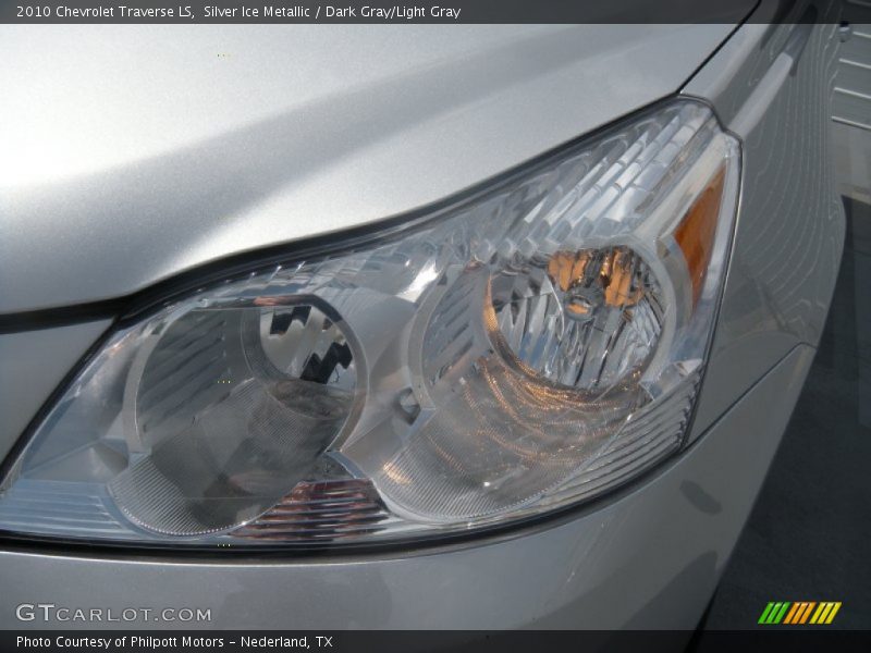 Silver Ice Metallic / Dark Gray/Light Gray 2010 Chevrolet Traverse LS