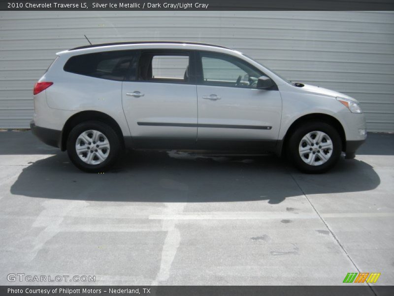 Silver Ice Metallic / Dark Gray/Light Gray 2010 Chevrolet Traverse LS