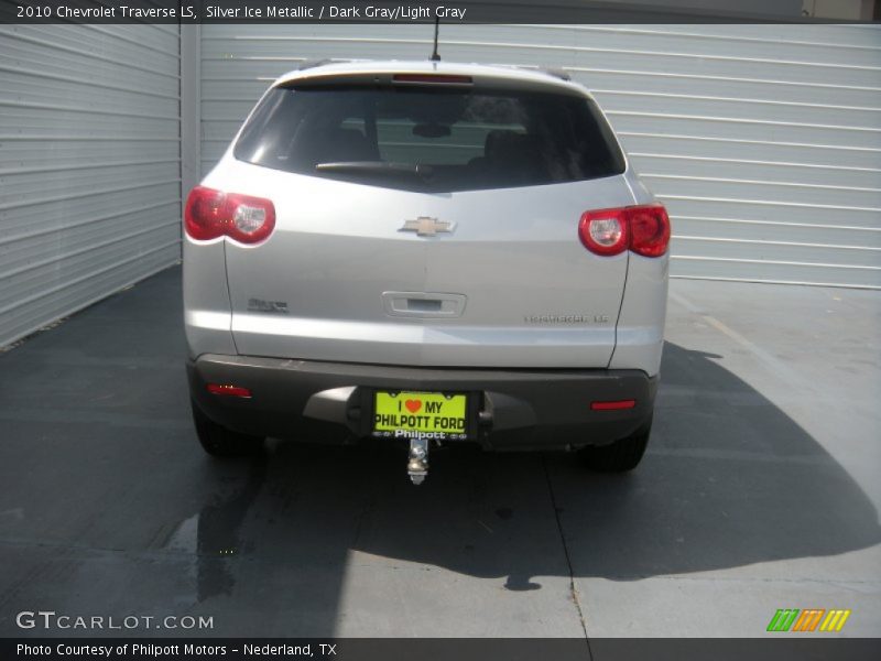 Silver Ice Metallic / Dark Gray/Light Gray 2010 Chevrolet Traverse LS