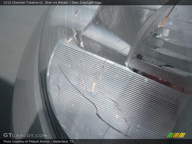 Silver Ice Metallic / Dark Gray/Light Gray 2010 Chevrolet Traverse LS