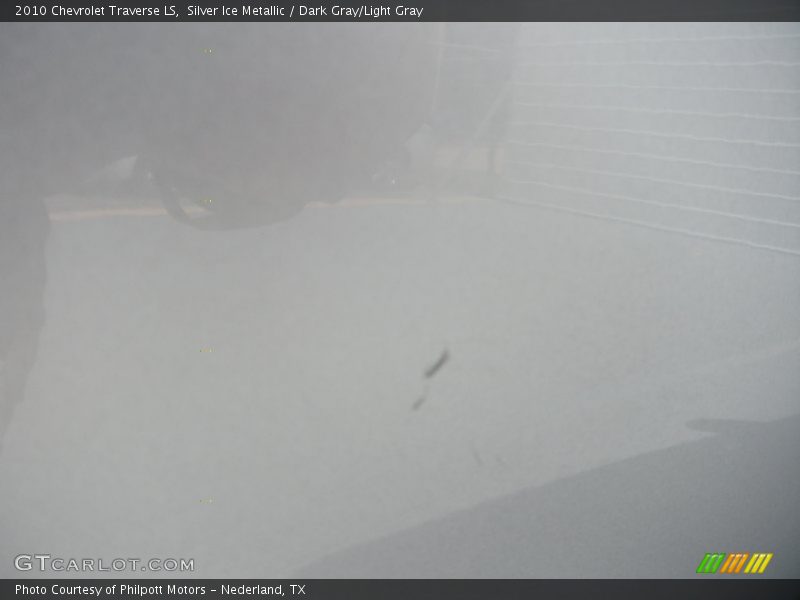 Silver Ice Metallic / Dark Gray/Light Gray 2010 Chevrolet Traverse LS