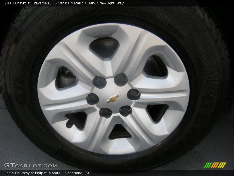 Silver Ice Metallic / Dark Gray/Light Gray 2010 Chevrolet Traverse LS