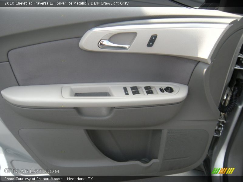 Silver Ice Metallic / Dark Gray/Light Gray 2010 Chevrolet Traverse LS