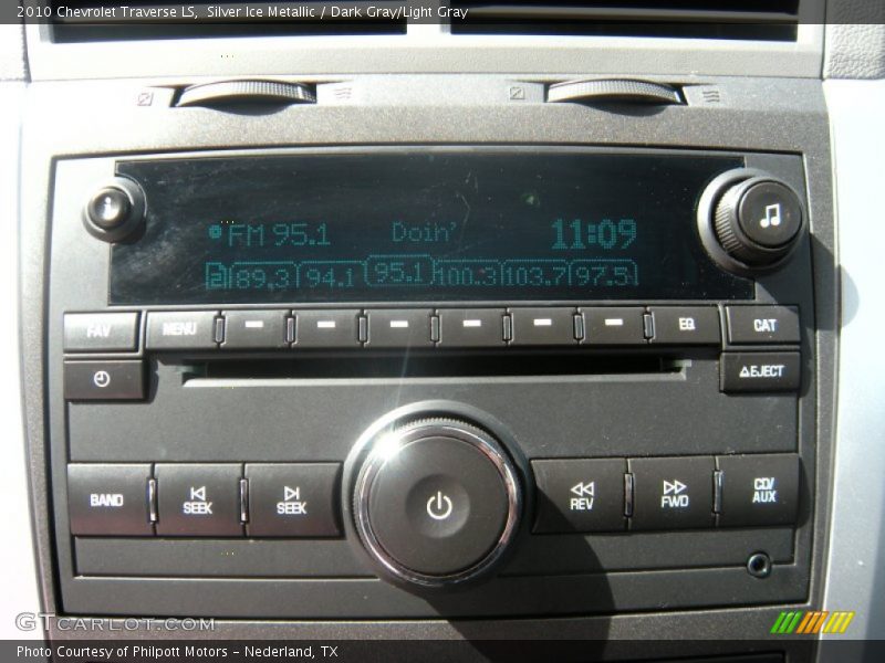 Silver Ice Metallic / Dark Gray/Light Gray 2010 Chevrolet Traverse LS