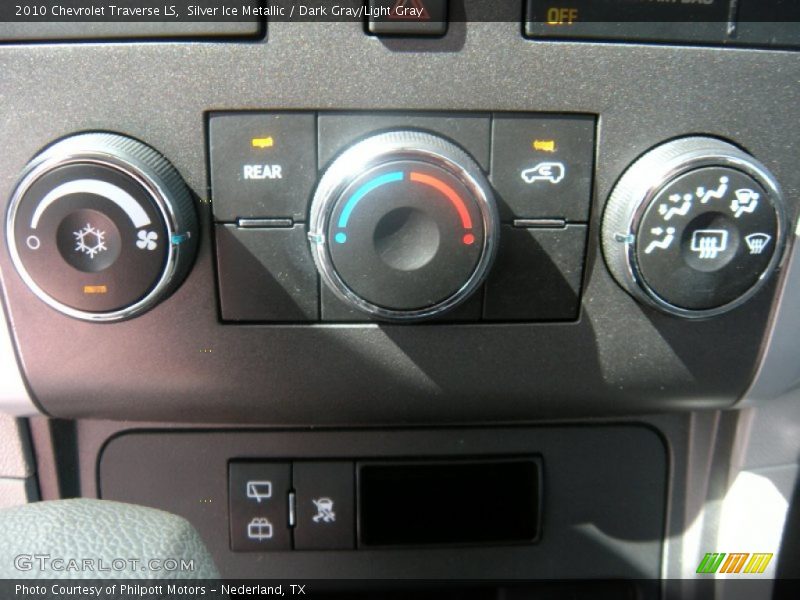 Silver Ice Metallic / Dark Gray/Light Gray 2010 Chevrolet Traverse LS