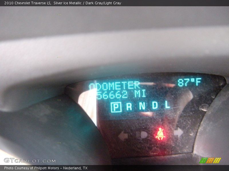 Silver Ice Metallic / Dark Gray/Light Gray 2010 Chevrolet Traverse LS