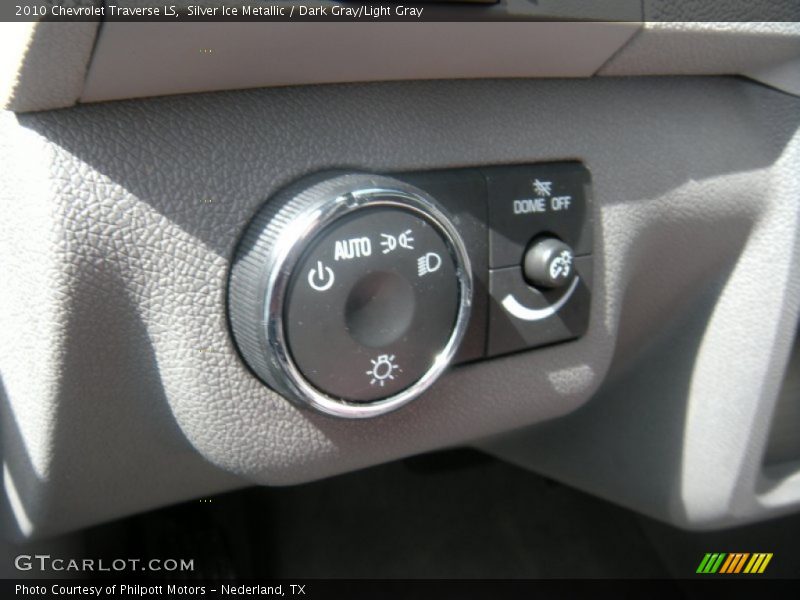 Silver Ice Metallic / Dark Gray/Light Gray 2010 Chevrolet Traverse LS