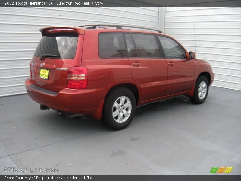 Sundown Red Pearl / Ivory 2002 Toyota Highlander V6