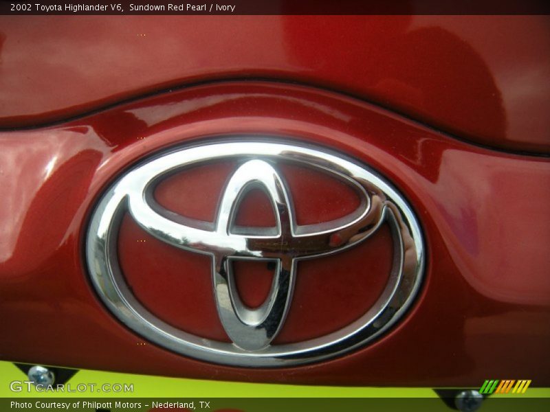Sundown Red Pearl / Ivory 2002 Toyota Highlander V6
