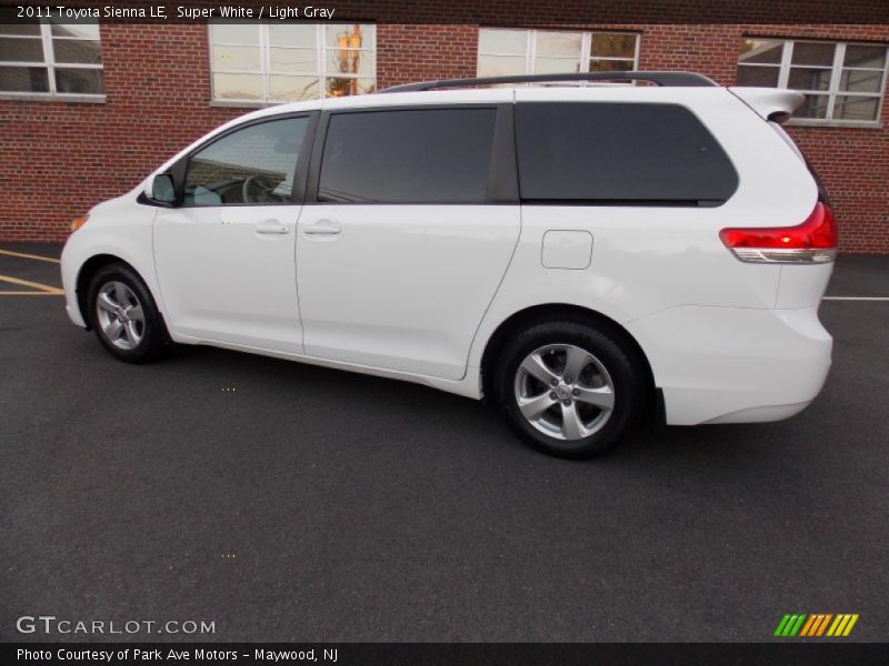 Super White / Light Gray 2011 Toyota Sienna LE