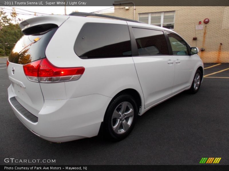 Super White / Light Gray 2011 Toyota Sienna LE