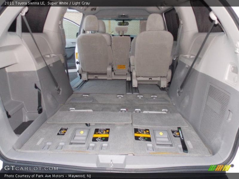 Super White / Light Gray 2011 Toyota Sienna LE