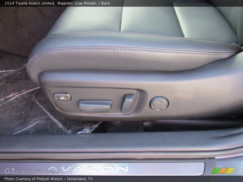 Magnetic Gray Metallic / Black 2014 Toyota Avalon Limited