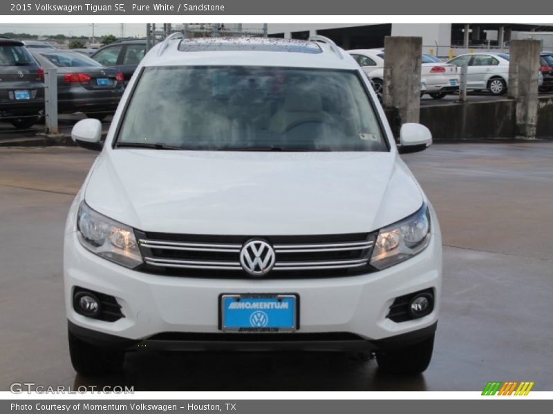 Pure White / Sandstone 2015 Volkswagen Tiguan SE