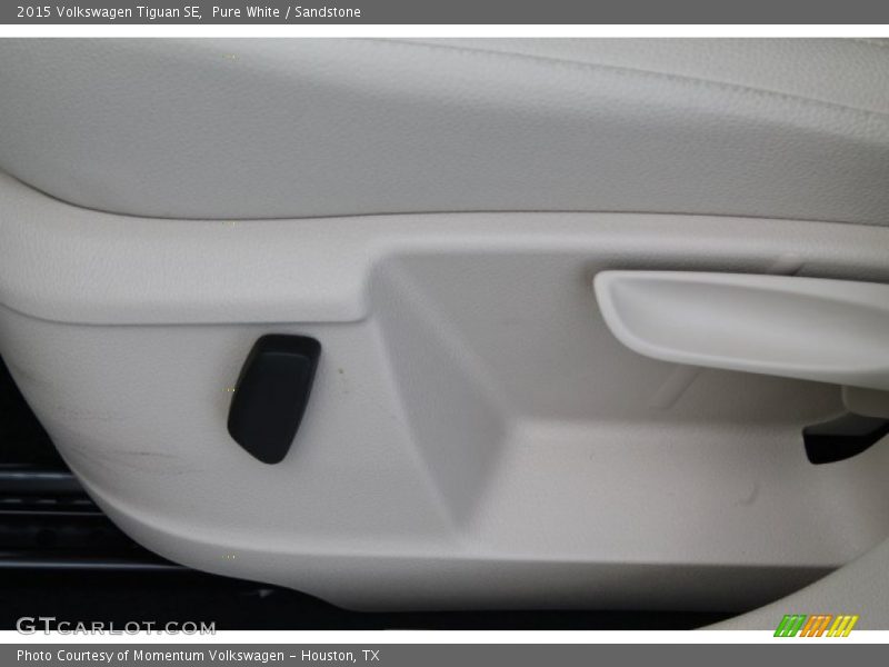 Pure White / Sandstone 2015 Volkswagen Tiguan SE