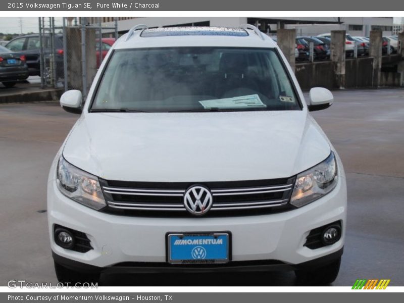 Pure White / Charcoal 2015 Volkswagen Tiguan SE