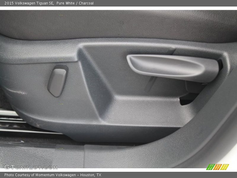 Pure White / Charcoal 2015 Volkswagen Tiguan SE