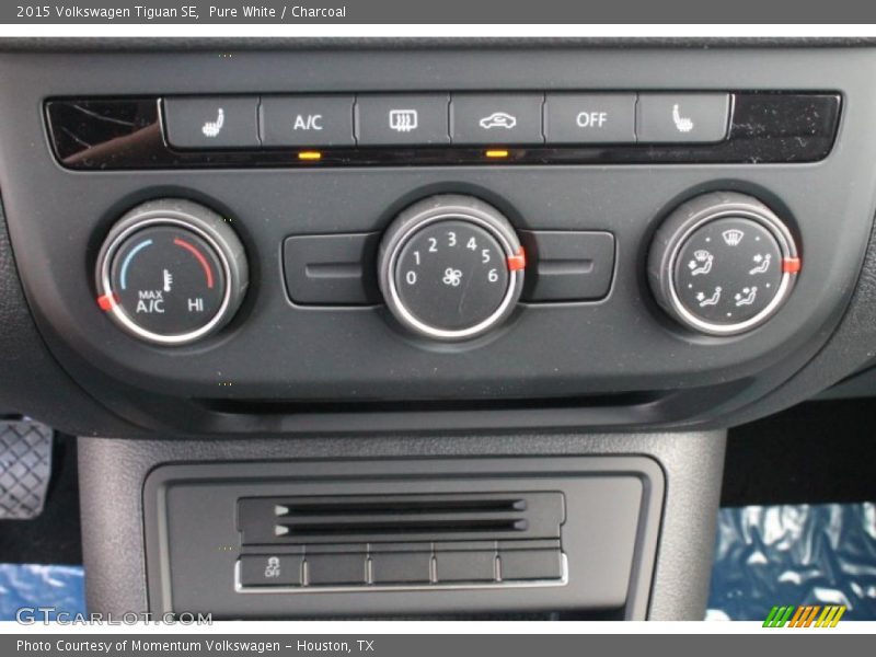 Pure White / Charcoal 2015 Volkswagen Tiguan SE