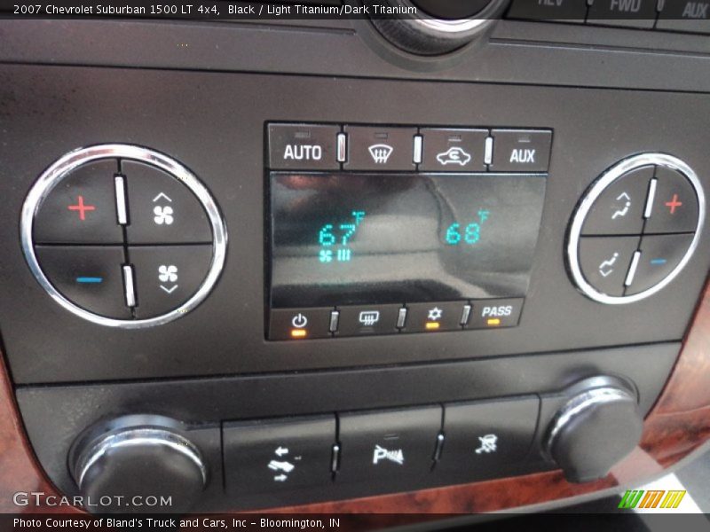 Black / Light Titanium/Dark Titanium 2007 Chevrolet Suburban 1500 LT 4x4