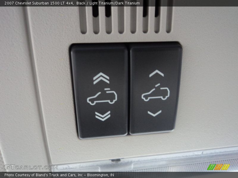 Black / Light Titanium/Dark Titanium 2007 Chevrolet Suburban 1500 LT 4x4