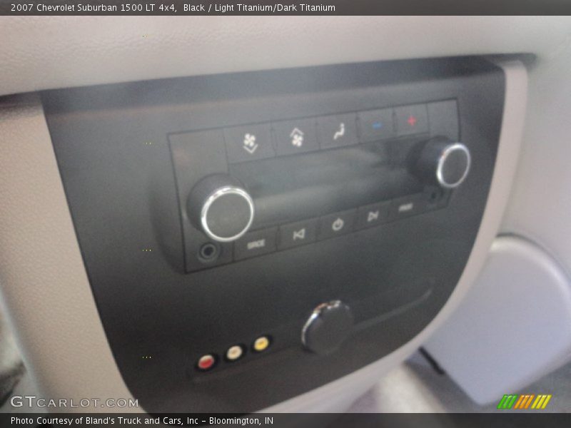 Black / Light Titanium/Dark Titanium 2007 Chevrolet Suburban 1500 LT 4x4