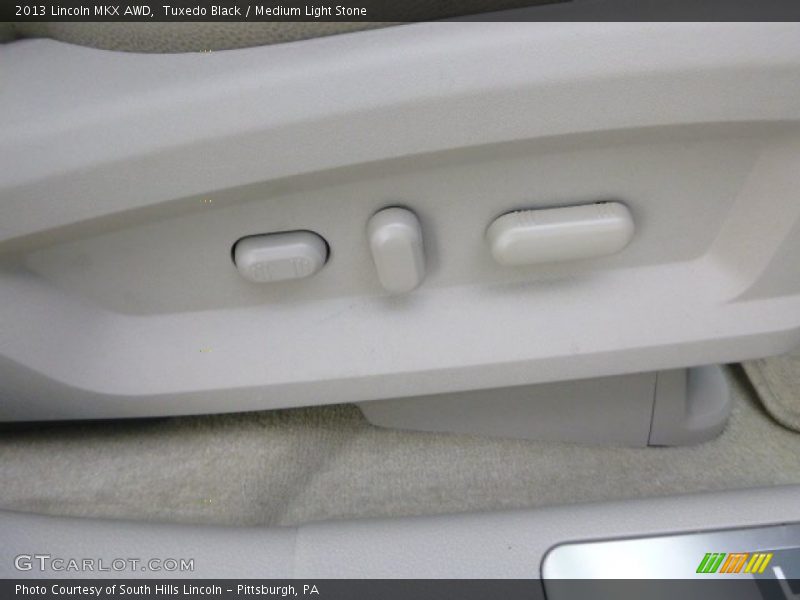 Tuxedo Black / Medium Light Stone 2013 Lincoln MKX AWD