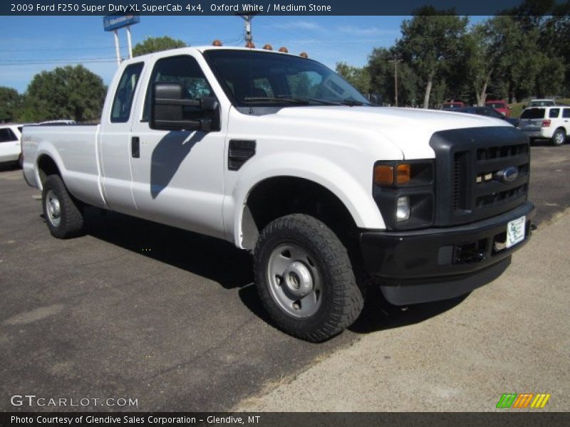 Oxford White / Medium Stone 2009 Ford F250 Super Duty XL SuperCab 4x4