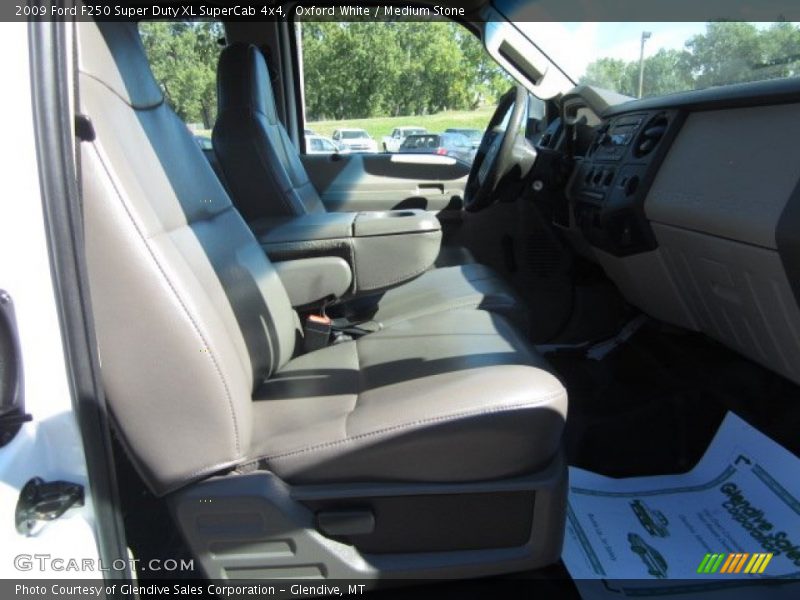 Oxford White / Medium Stone 2009 Ford F250 Super Duty XL SuperCab 4x4