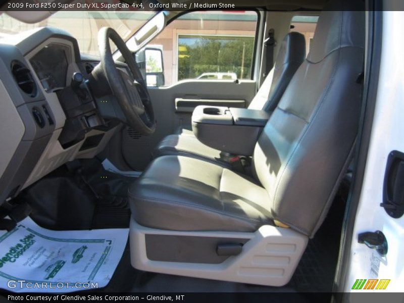 Oxford White / Medium Stone 2009 Ford F250 Super Duty XL SuperCab 4x4