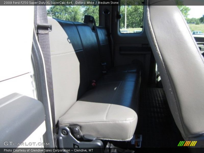 Oxford White / Medium Stone 2009 Ford F250 Super Duty XL SuperCab 4x4
