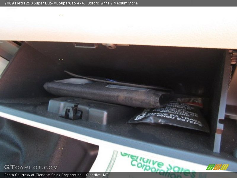 Oxford White / Medium Stone 2009 Ford F250 Super Duty XL SuperCab 4x4