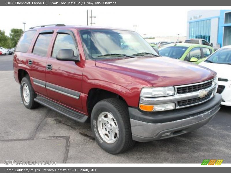 Front 3/4 View of 2004 Tahoe LS