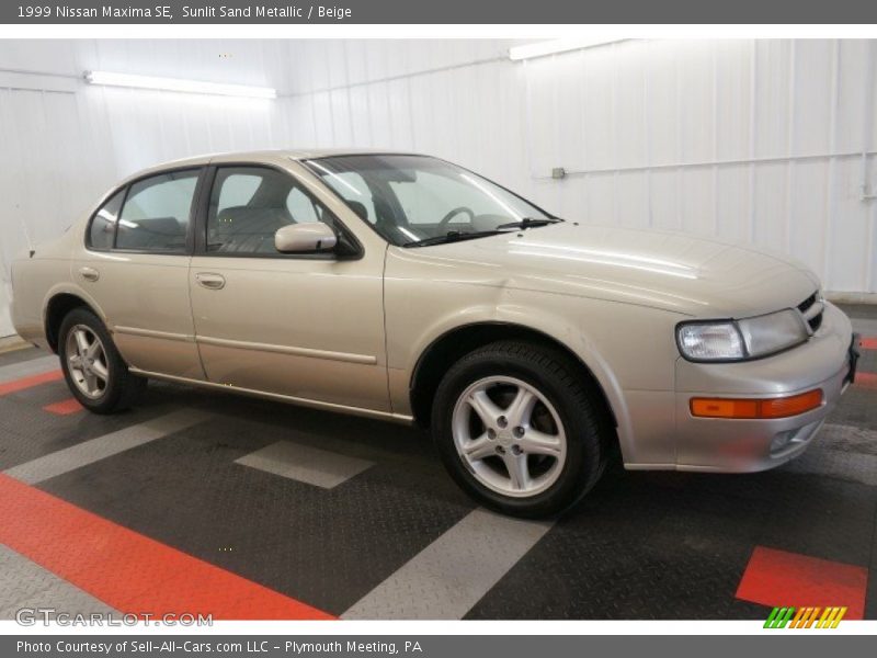 Sunlit Sand Metallic / Beige 1999 Nissan Maxima SE