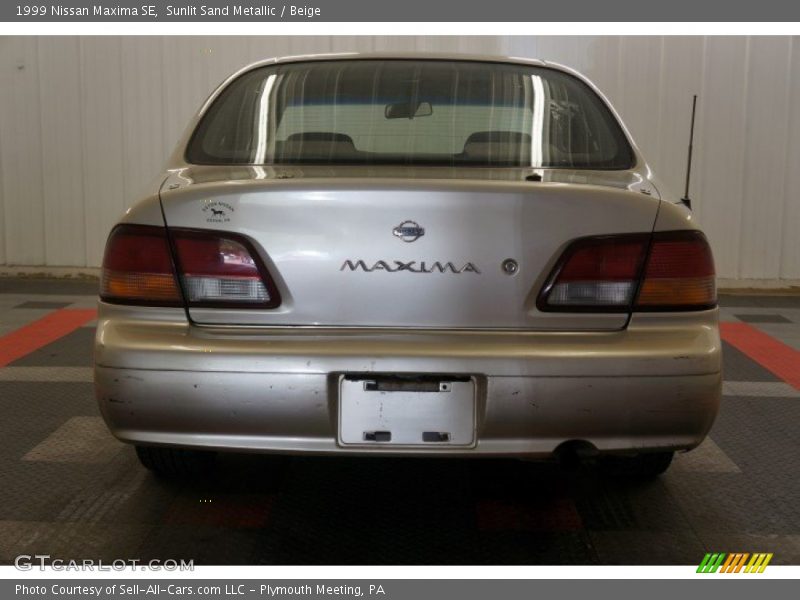 Sunlit Sand Metallic / Beige 1999 Nissan Maxima SE